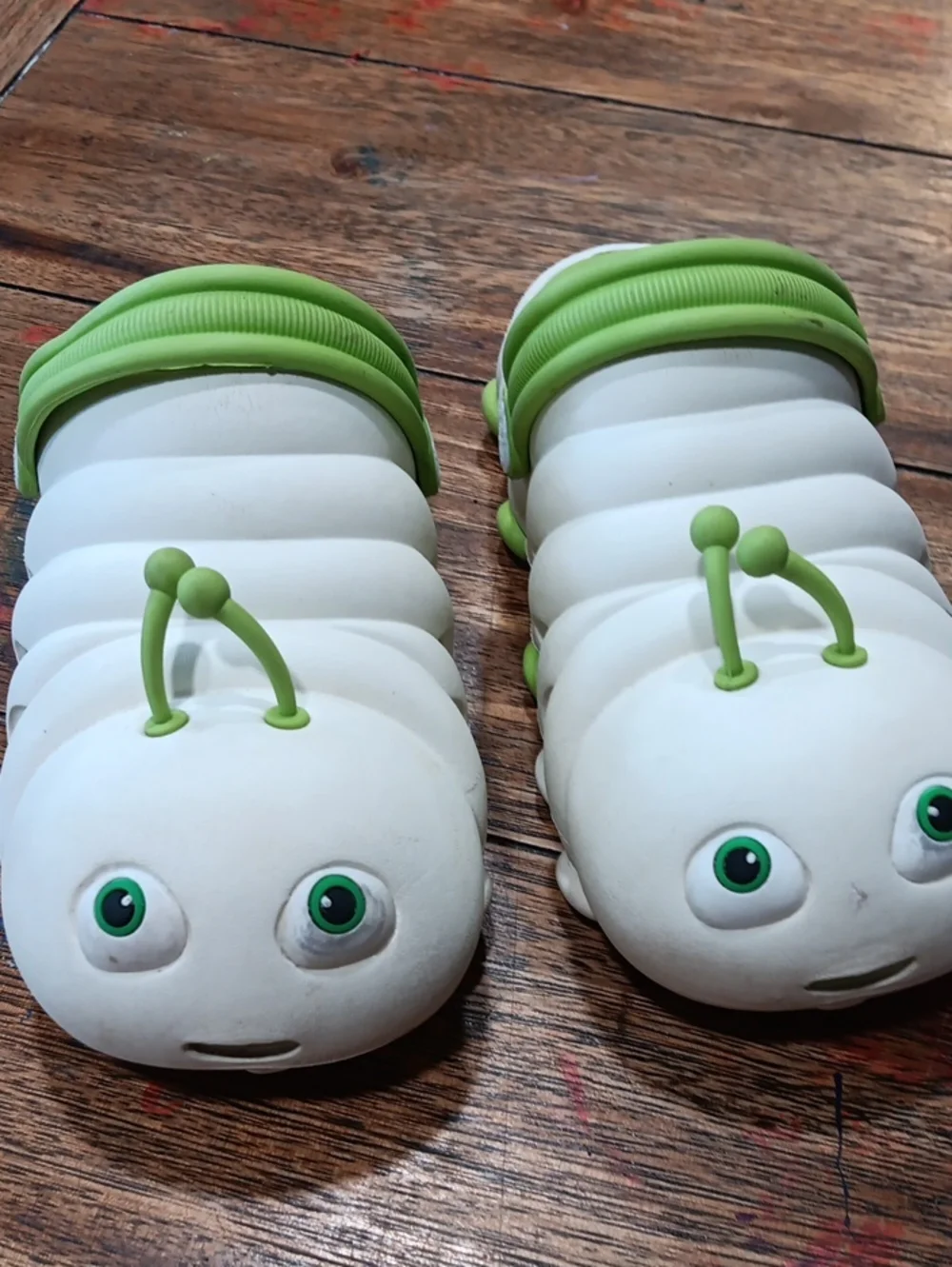 Kids White and Green Character Clog Sandals Like A Worm.caterpillar.